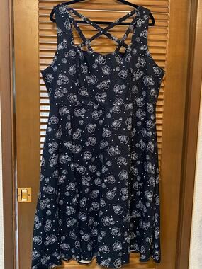 Torrid Black White Skull and Rose Patterned Dress Size 22